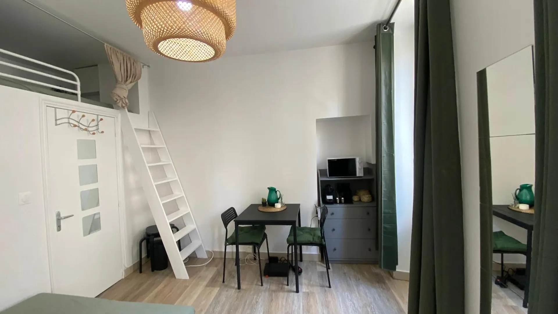 Charmant Studio Au Coeur De *